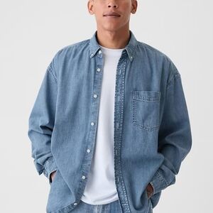 NWT GAP Light Blu Men's Denim Pocket Shirt